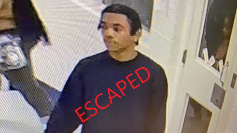 Philadelphia police searching for 'dangerous' teen murder suspect who escaped custody in hospital parking lot