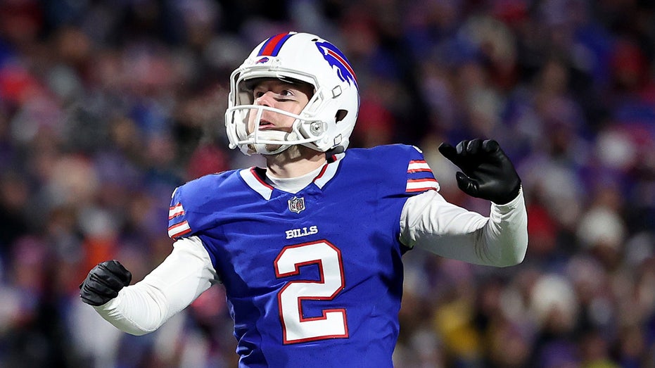 Bills’ Tyler Bass misses game-tying kick as Chiefs move on to AFC Championship Game
