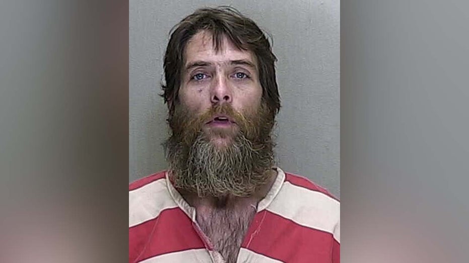 Florida man arrested after running into thrift store fully naked, stealing merchandise: police
