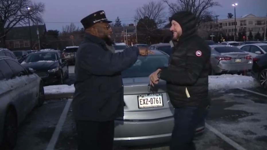 Pennsylvania good Samaritan delivers lost wallet to stranger on New Year's Eve, fast friendship ensues