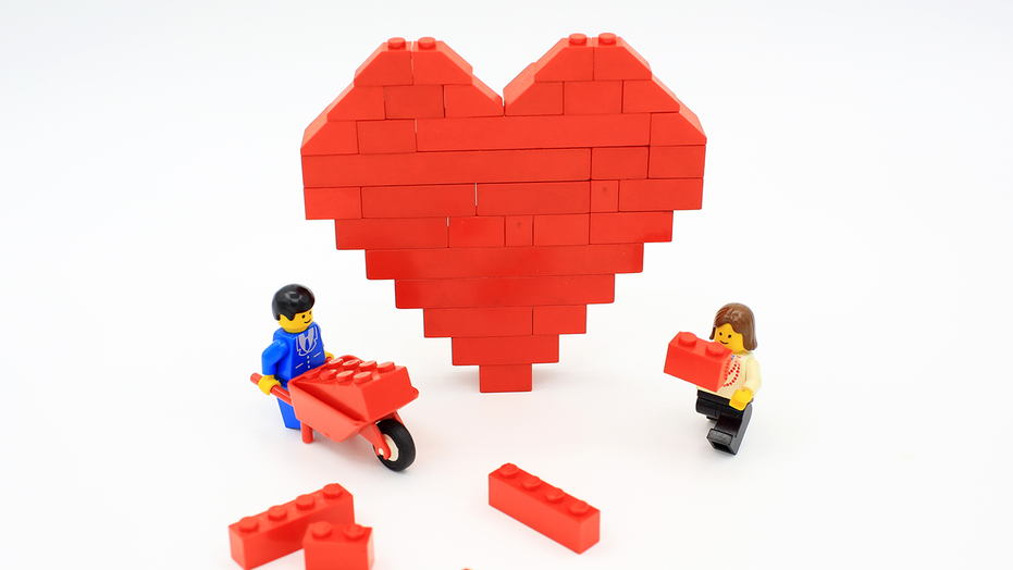 12 crafts and activities that will help you bond with your kids on Valentine's Day