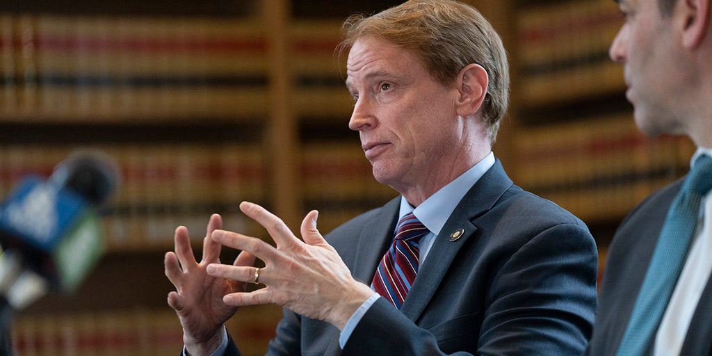 Oregon Supreme Court stops 10 GOP lawmakers from running for re-election, siding with Democrat's ballot ban - Vimarsana News