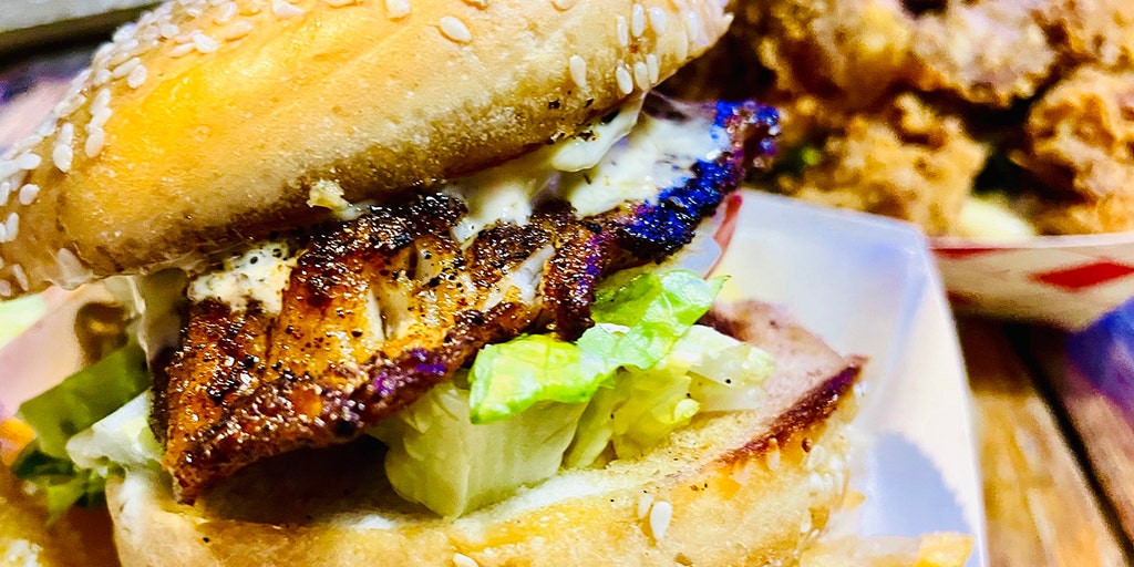 Big Ray's Fish Camp in Tampa serves flavor-bomb seafood from cinderblock fry shack - Vimarsana News