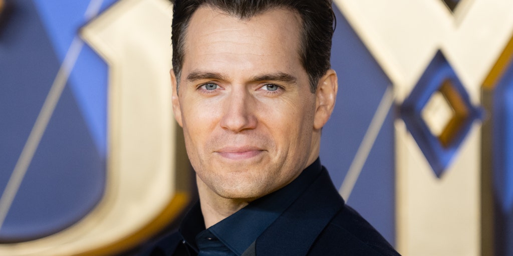 Henry Cavill doesn't 'understand' sex scenes in movies and TV: 'I'm not a fan' - Vimarsana News