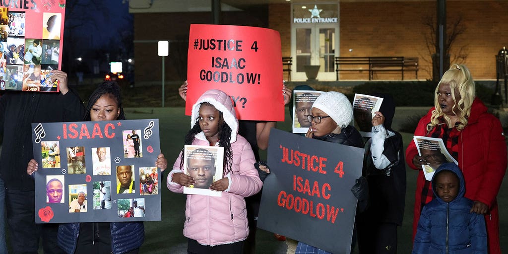 IL police face federal lawsuit over fatal shooting of man in his home - Vimarsana News