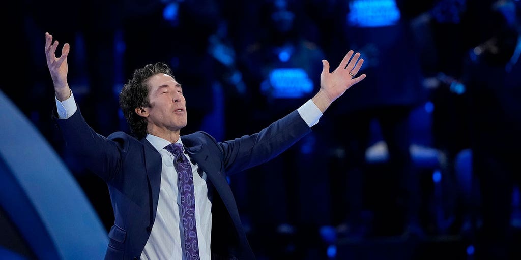 Houston's Lakewood Church holds healing service a week after fatal shooting - Vimarsana News