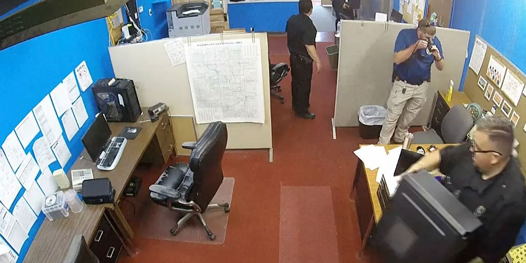 Kansas reporter sues town, officials over police raid of newspaper office - Vimarsana News