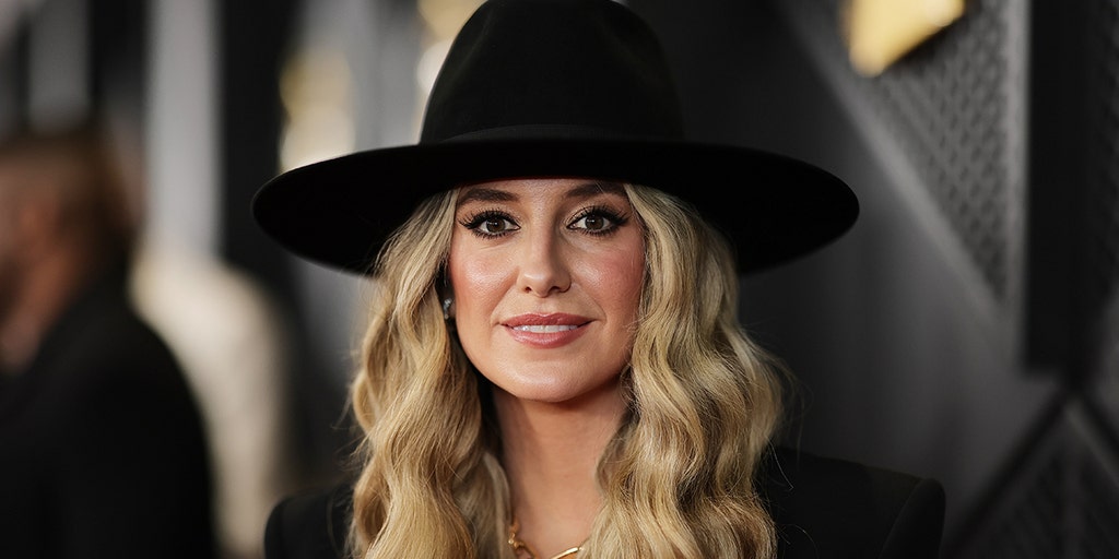 'Yellowstone' star Lainey Wilson shares 'mind-boggling' career moment - Vimarsana News