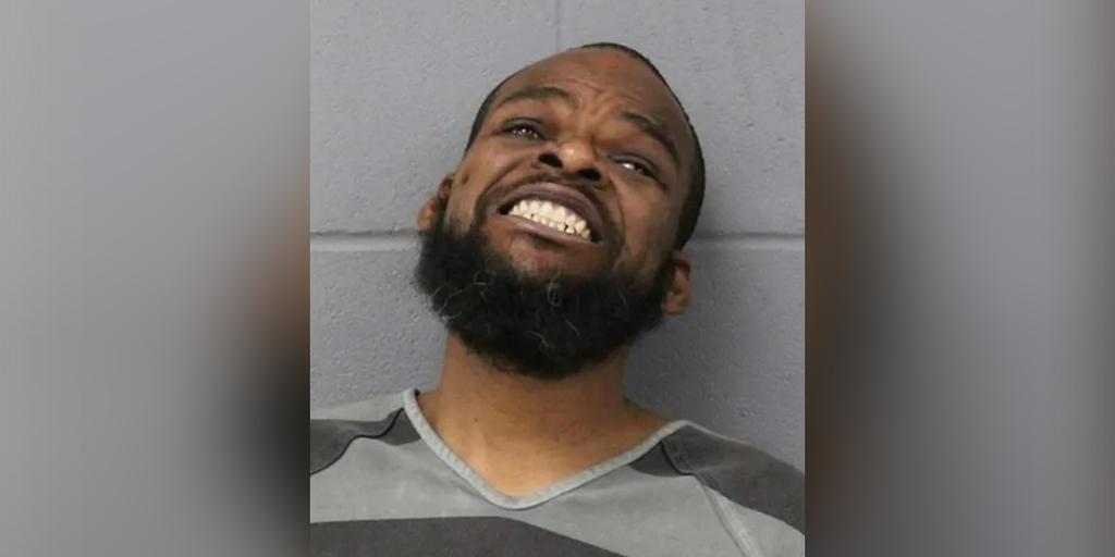 Naked man kills veteran in Texas in random attack, police say - Vimarsana News