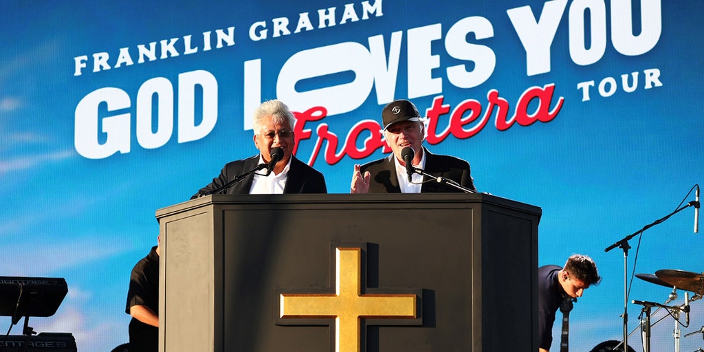 Rev. Franklin Graham begins tour of America's 'overwhelmed' southern border states: 'People need hope' - Vimarsana News