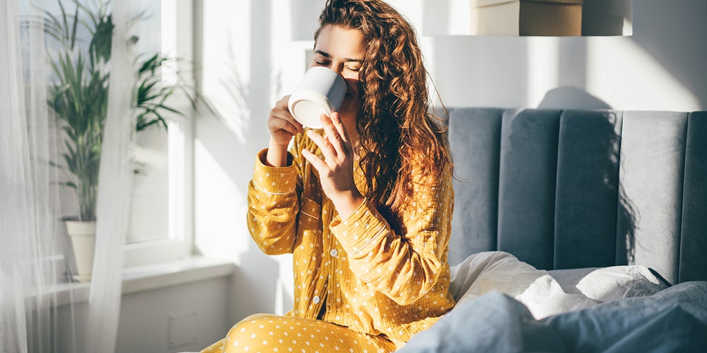 Should you drink coffee first thing in the morning, or wait a while? Experts share caffeine guidance - Vimarsana News
