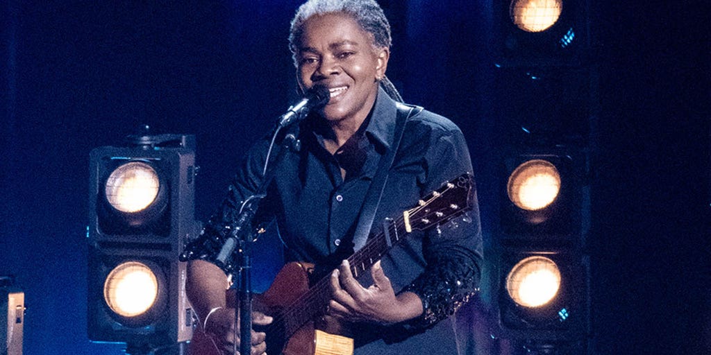 Tracy Chapman's 'Fast Car' Grammys performance puts her career in spotlight - Vimarsana News