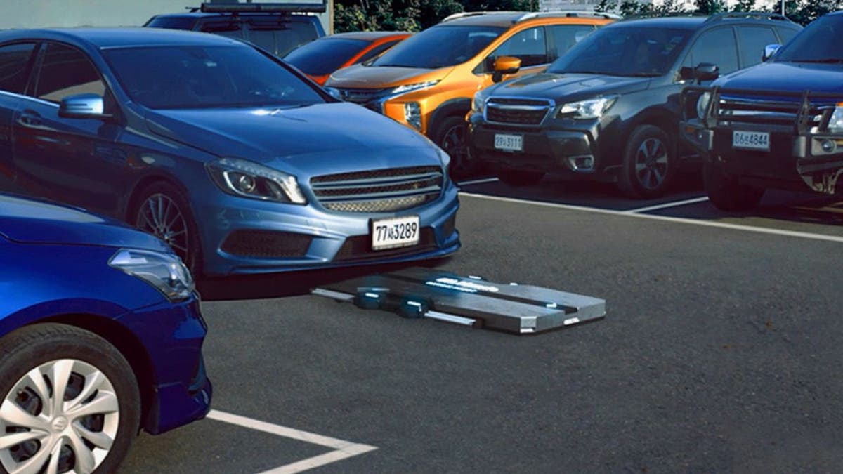 ¿Podría un robot de aparcamiento suponer el fin de la lucha por una plaza de aparcamiento?