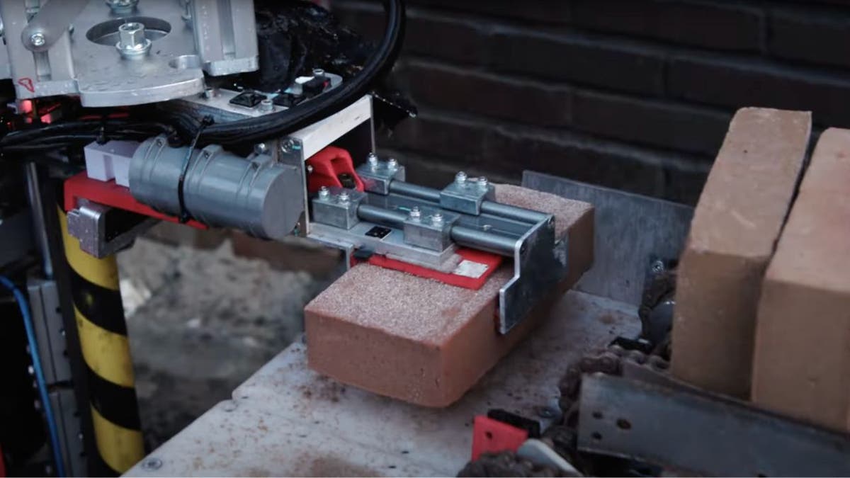 bricklaying robot 1 