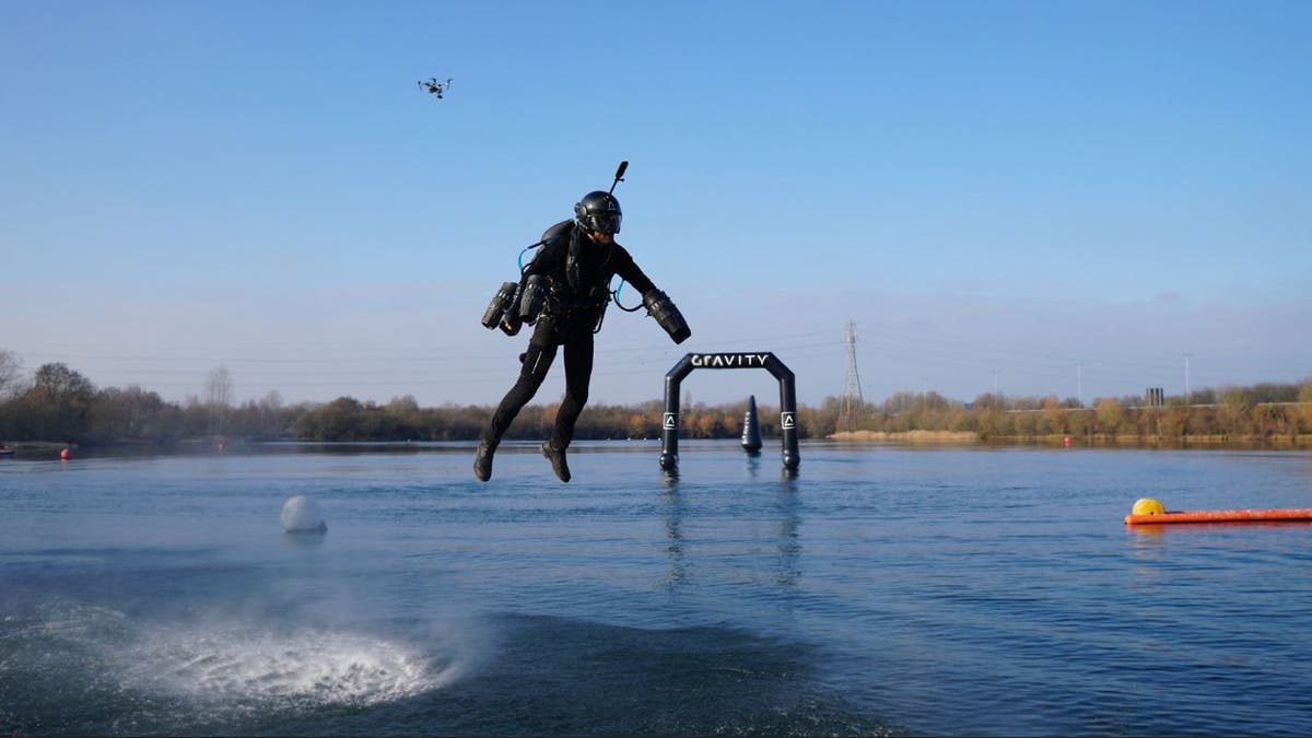 World’s first jet suit race turns flying humans into an extreme sport 1 jet suit 1