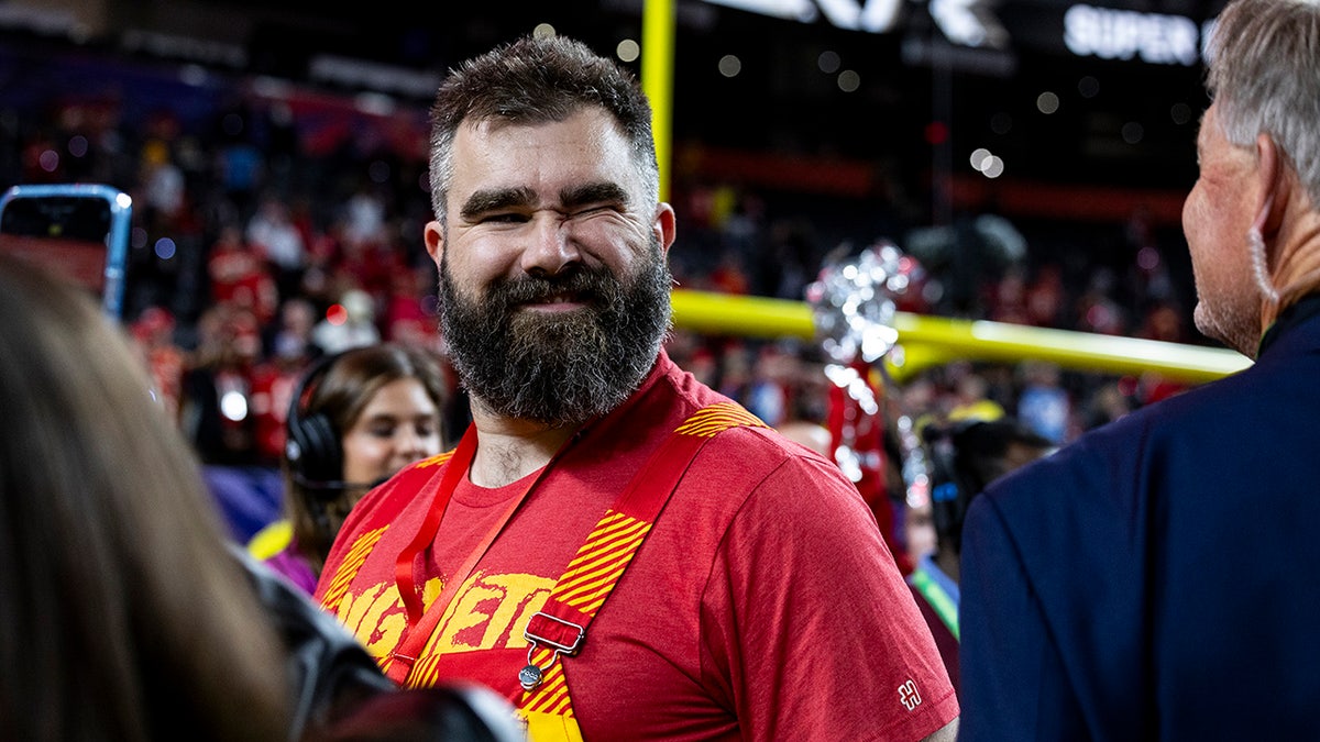 Jason Kelce winks after the Chiefs