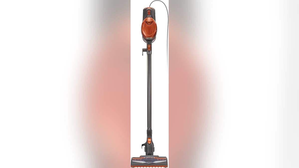 Reach every nook of your home with this easy-to-use vacuum. 