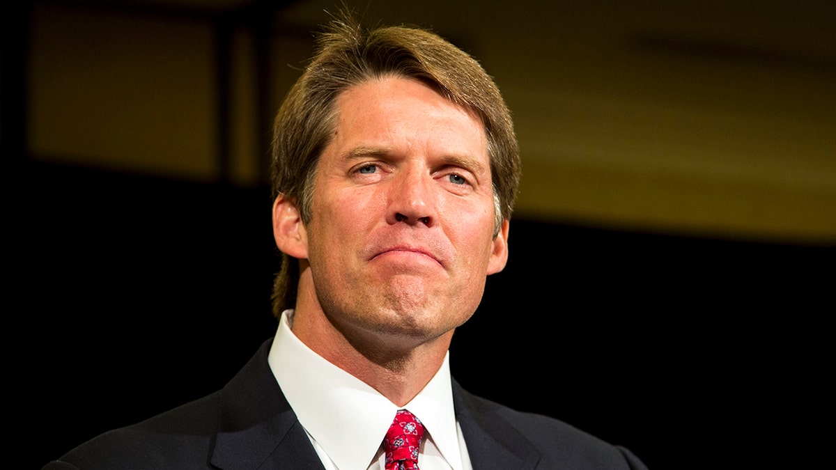 Republican Eric Hovde Seeks To Flip Democrat Baldwin In Wisconsin ...