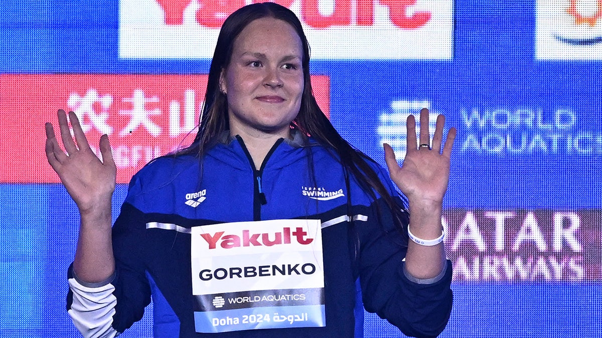Anastasia Gorbenko waves