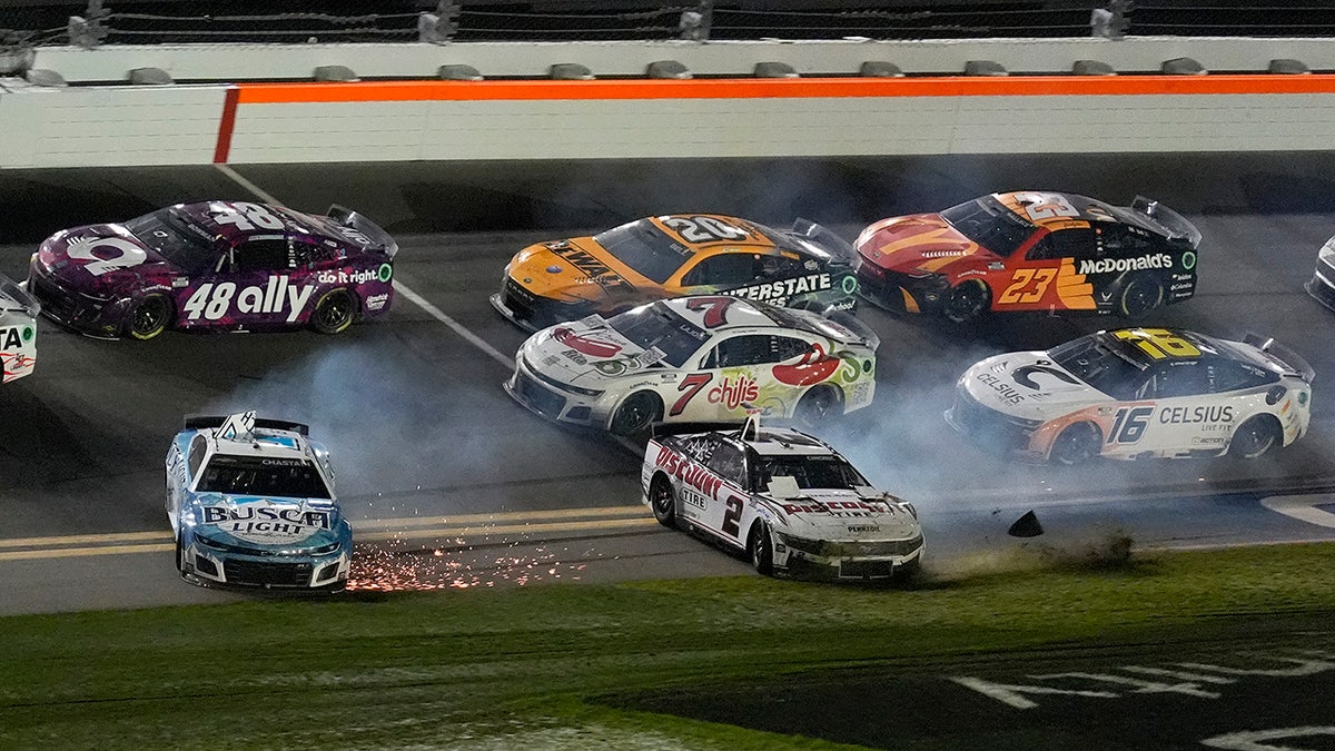 Austin Cindric has 1-letter response to final-lap crash thwarting Daytona 500 chances 3 Austin Cindric spins out