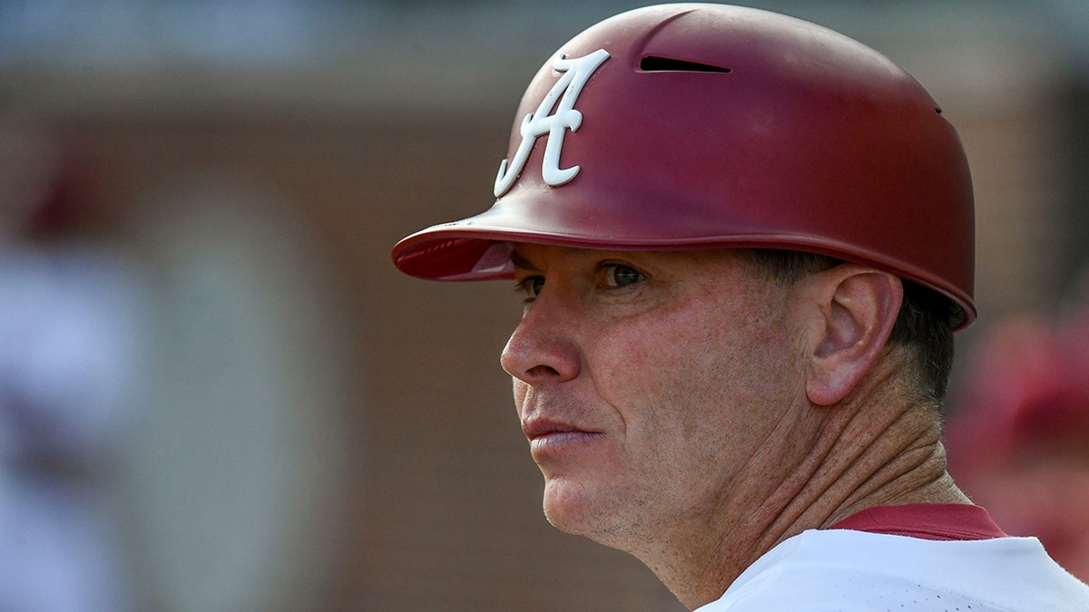 Former Alabama baseball coach slapped with 15-year ban after sports betting  scandal | Fox News
