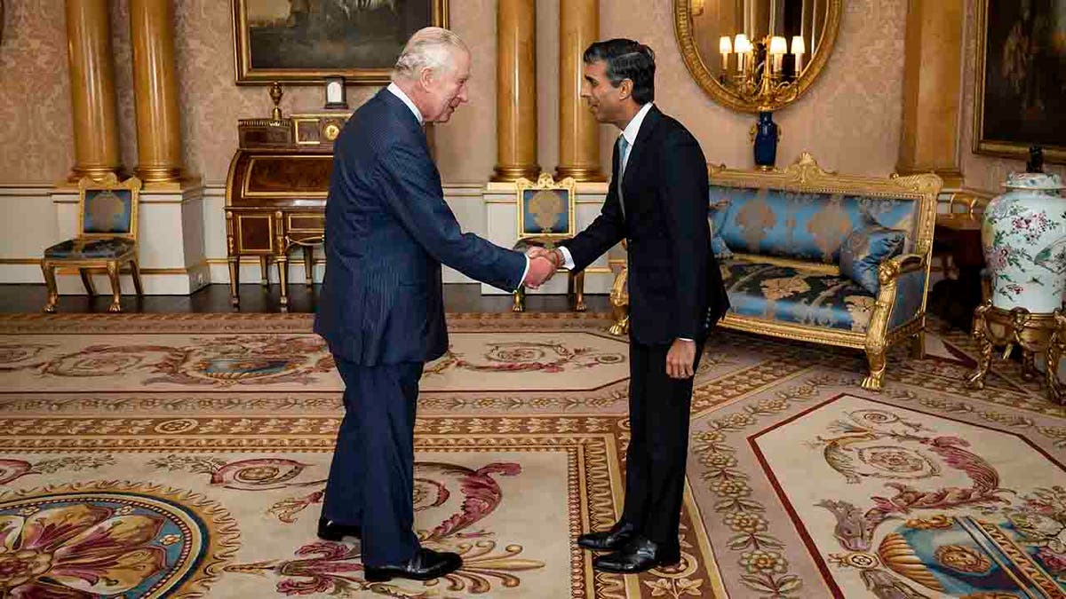 King Charles III and Rishi Sunak 