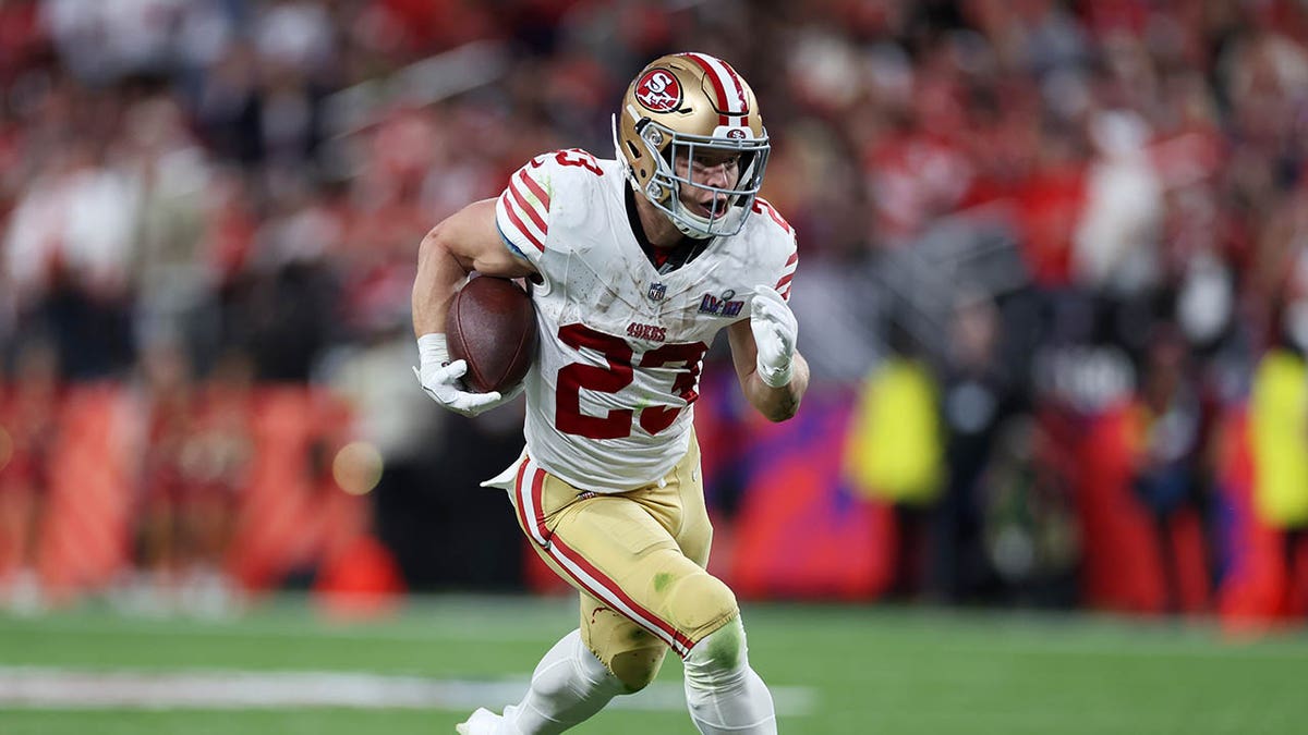 49ers’ Kyle Shanahan Hopes To Reduce Christian McCaffrey’s Workload ...