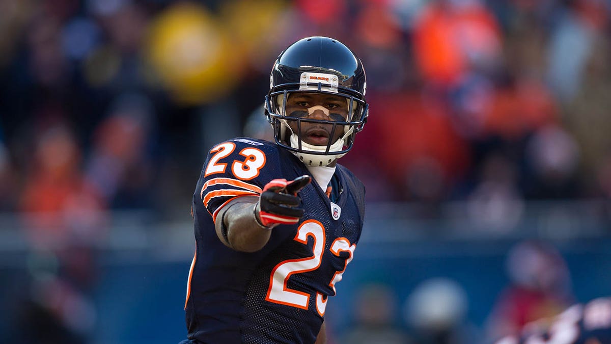Devin Hester points on field
