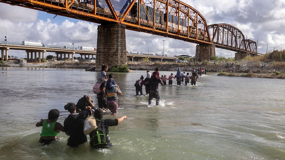 Mexico says it won't accept repatriation of citizens from Texas | Fox News