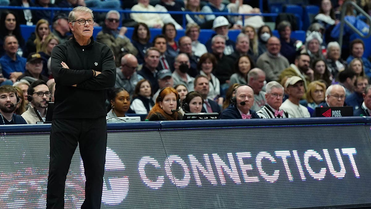 UConn's Geno Auriemma Jokingly References ATM After Reaching 1,200 Wins ...