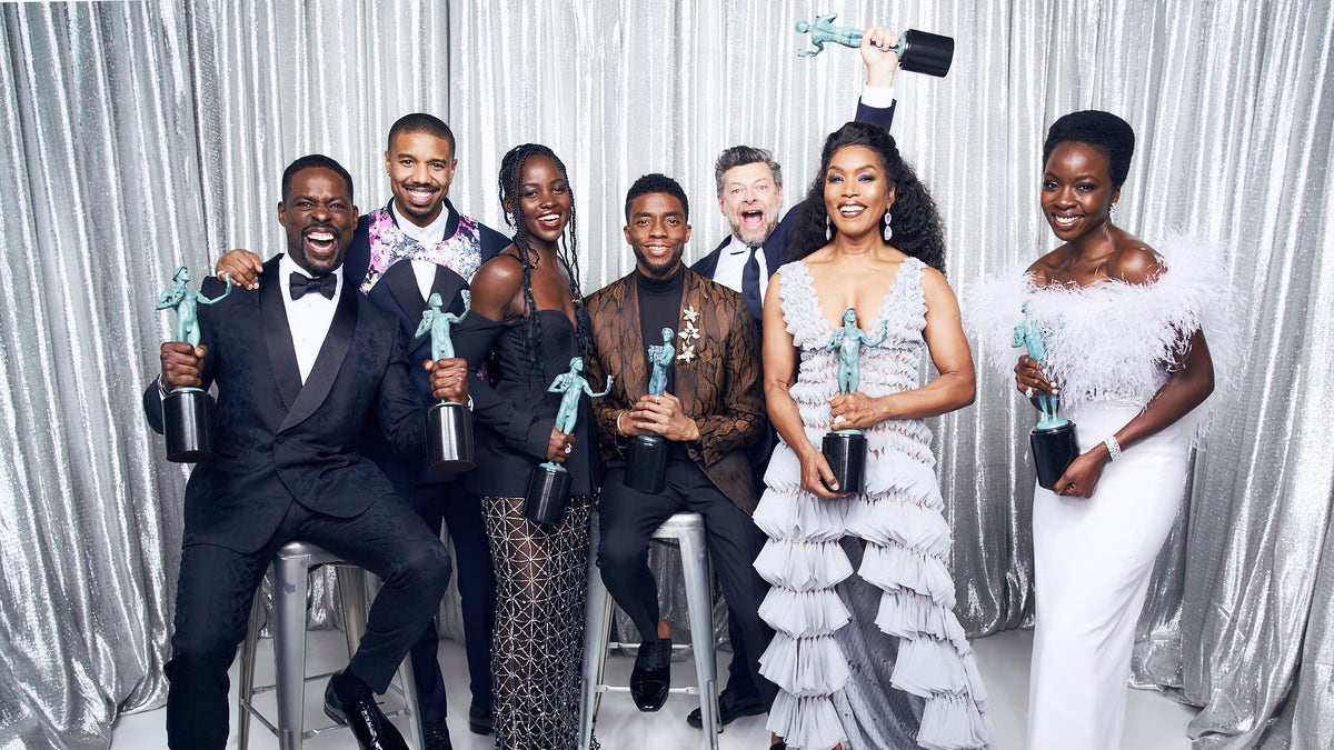 El reparto de 'Black Panther', posa en la Galería de Ganadores durante los SAG Awards