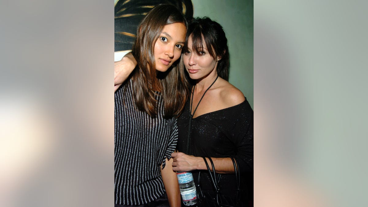 Anne Marie Kortright and Shannen Doherty