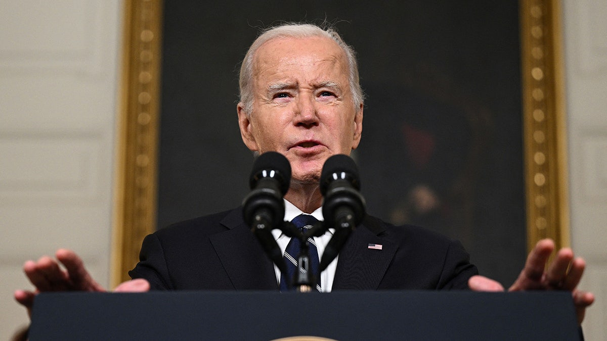Biden camp reportedly fears photos from special counsel classified docs probe could devastate re-election bid