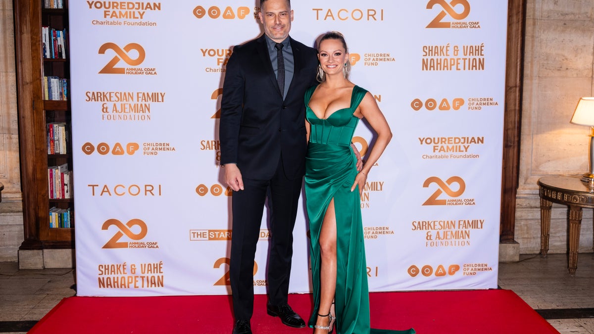 joe manganiello caitlin oconnor