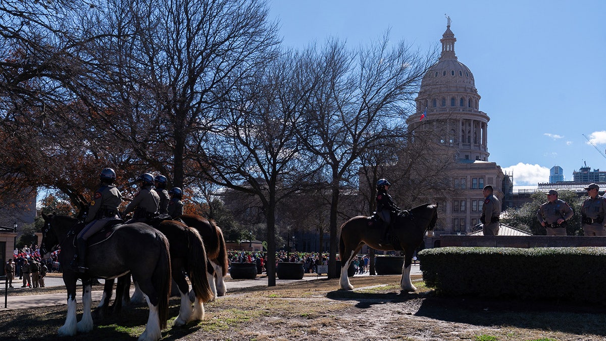 Austin Texas police watch abortion protest