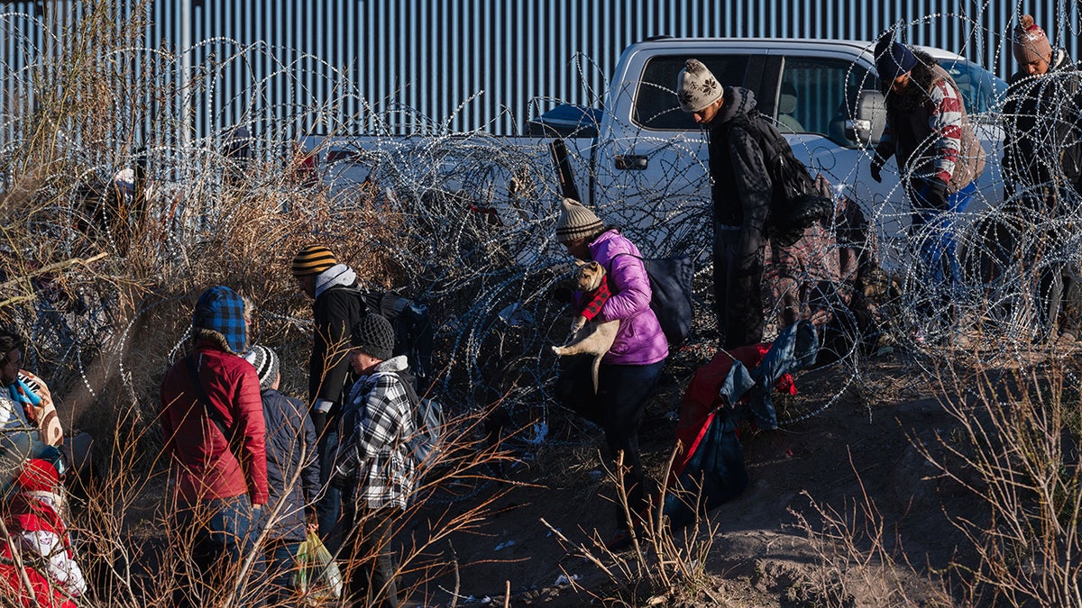 Migrants sent back to Mexico by Texas National Guard