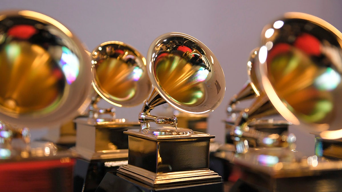 66th Grammy Awards red carpet: PHOTOS