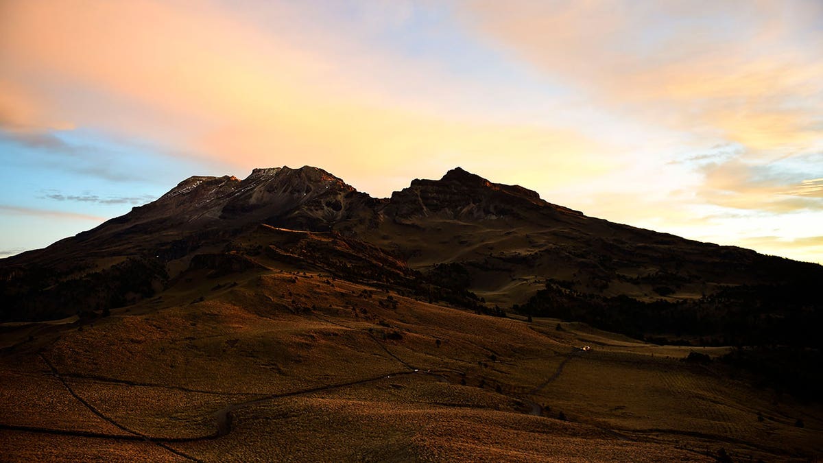 Iztaccihuatl volcano