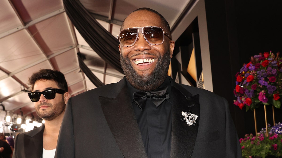 Killer Mike wearing sunglasses on the red carpet