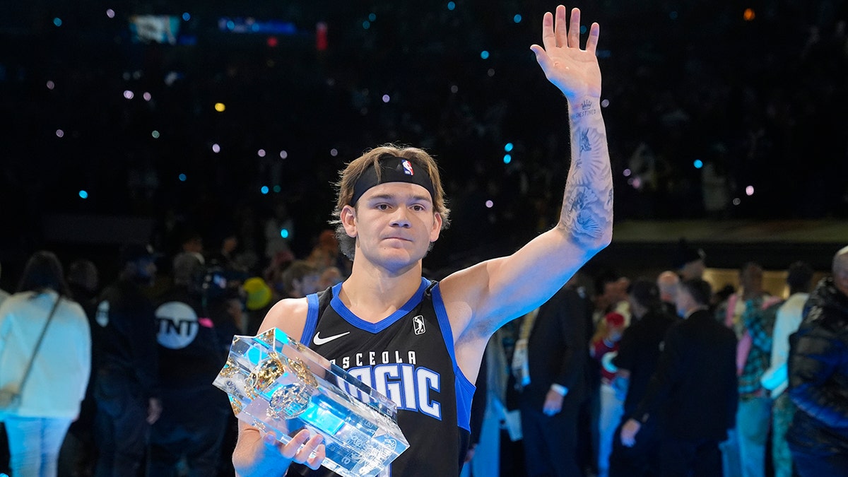 Mac McClung, Who Has Played In Only 4 NBA Games, Wins Second Slam Dunk ...