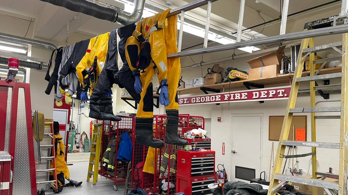 Secado de los trajes de rescate en aguas frías