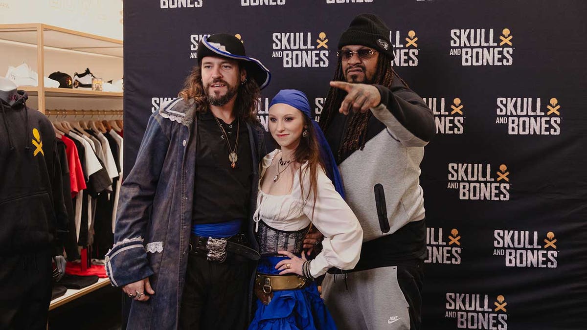 Marshawn Lynch points