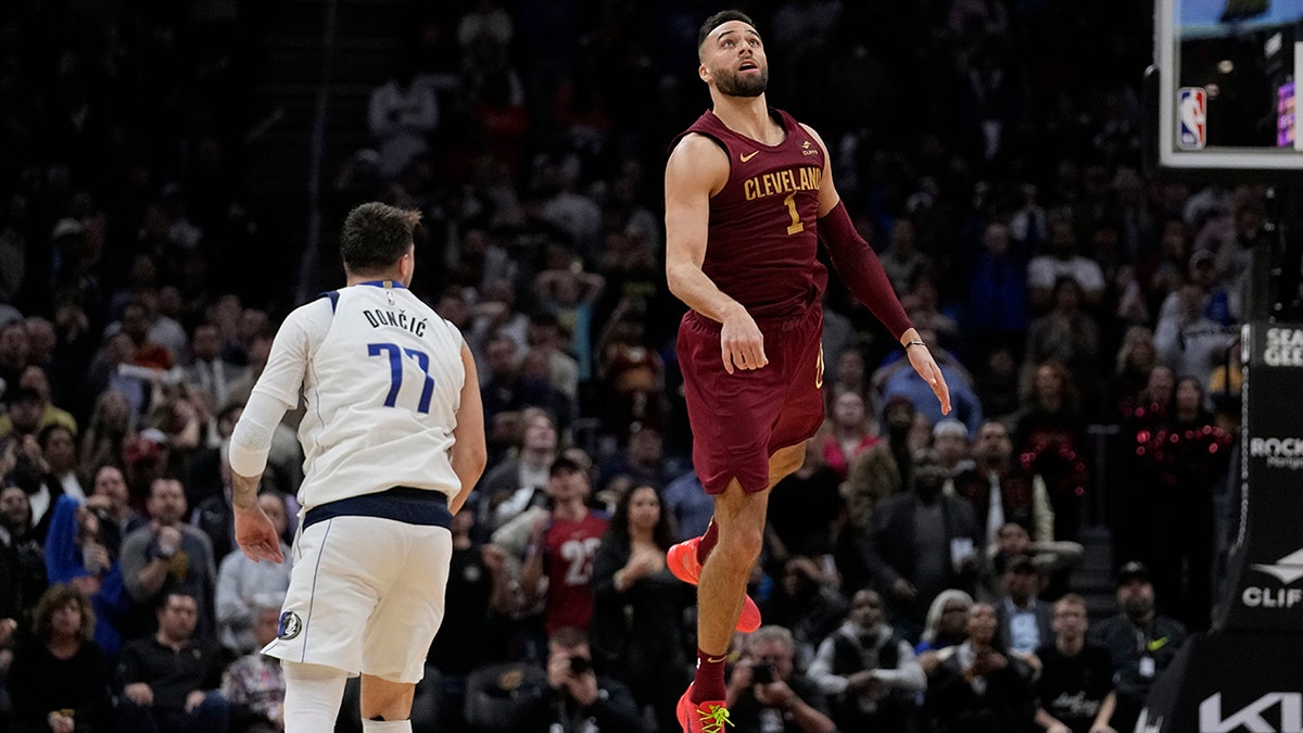 Cavs' Max Strus Nails 59-foot Game-winning Shot To Shock Mavericks ...