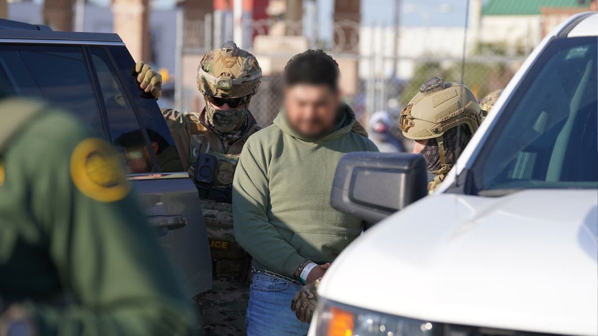 Customs and Border Protection (CPB) in Texas with the wanted fugitive