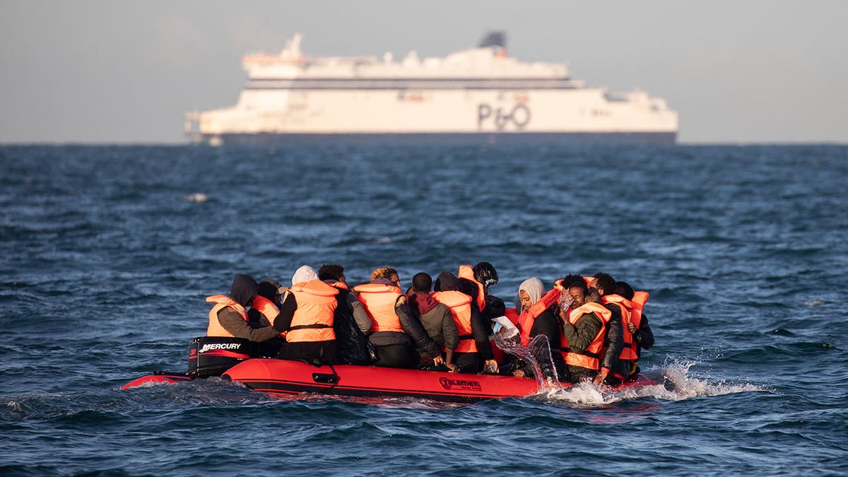 Migrants boat