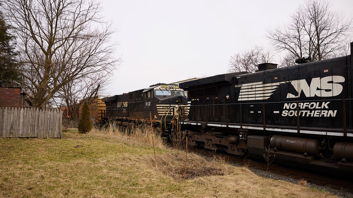 Norfolk Southern train