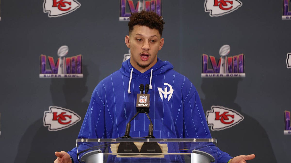 Patrick Mahomes speaks with reporters