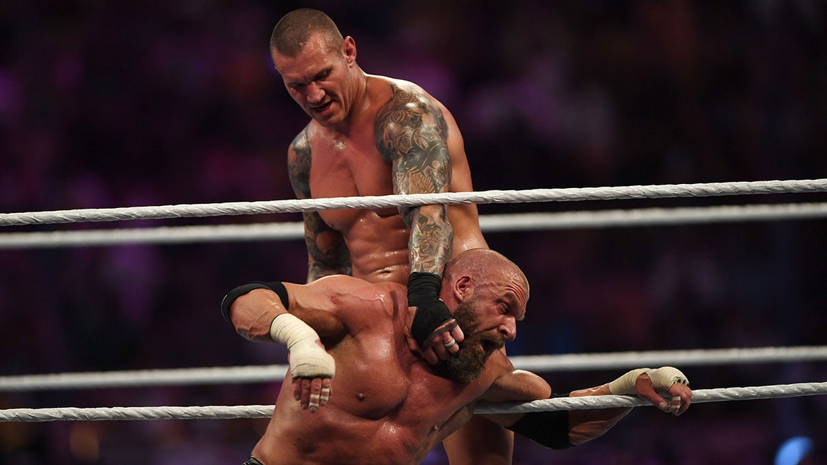 Randy Orton vs Triple H