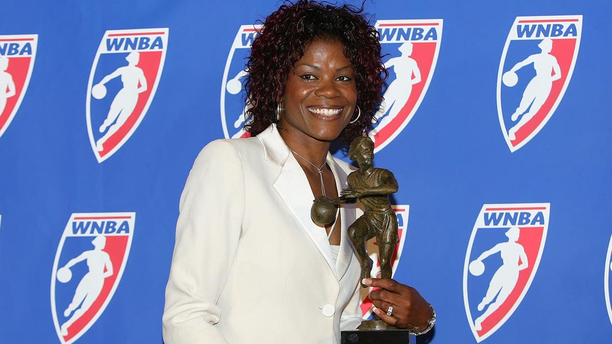 Sheryl Swoopes gana el MVP