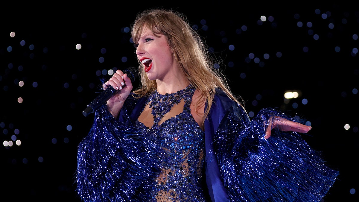 Taylor Swift canta Midnights em Melbourne